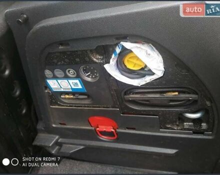 Красный Опель Корса, объемом двигателя 1.22 л и пробегом 216 тыс. км за 3800 $, фото 21 на Automoto.ua