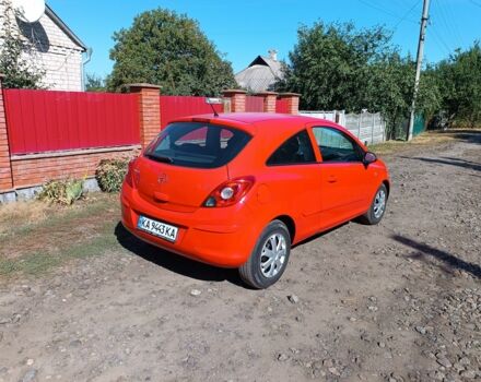 Красный Опель Корса, объемом двигателя 1.2 л и пробегом 260 тыс. км за 3500 $, фото 2 на Automoto.ua