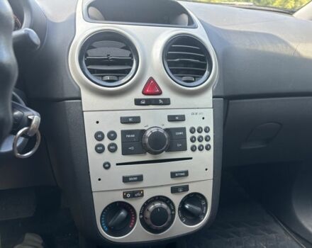 Красный Опель Корса, объемом двигателя 1.2 л и пробегом 180 тыс. км за 4000 $, фото 13 на Automoto.ua