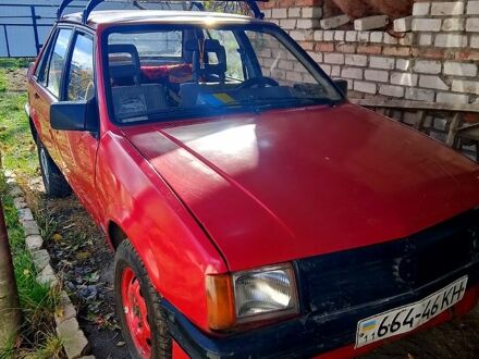 Червоний Опель Корса, об'ємом двигуна 1.2 л та пробігом 0 тис. км за 500 $, фото 1 на Automoto.ua