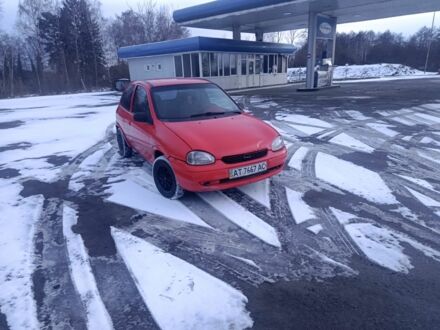 Красный Опель Корса, объемом двигателя 1 л и пробегом 230 тыс. км за 1500 $, фото 1 на Automoto.ua