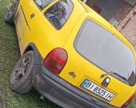 Желтый Опель Корса, объемом двигателя 1.2 л и пробегом 15 тыс. км за 800 $, фото 2 на Automoto.ua