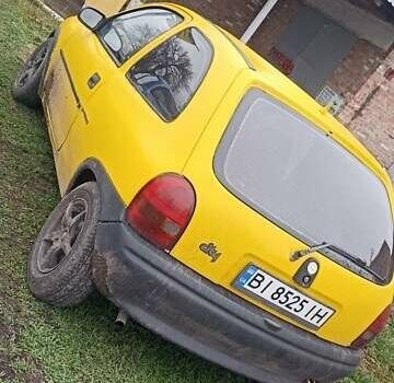 Желтый Опель Корса, объемом двигателя 1.2 л и пробегом 15 тыс. км за 800 $, фото 1 на Automoto.ua