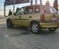 Желтый Опель Корса, объемом двигателя 1 л и пробегом 203 тыс. км за 1300 $, фото 1 на Automoto.ua