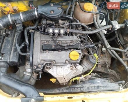 Желтый Опель Корса, объемом двигателя 0.97 л и пробегом 379 тыс. км за 2500 $, фото 10 на Automoto.ua