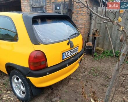 Желтый Опель Корса, объемом двигателя 0.97 л и пробегом 379 тыс. км за 2500 $, фото 4 на Automoto.ua