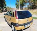 Желтый Опель Корса, объемом двигателя 1.2 л и пробегом 290 тыс. км за 2500 $, фото 3 на Automoto.ua