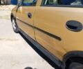 Желтый Опель Корса, объемом двигателя 1.2 л и пробегом 290 тыс. км за 2500 $, фото 4 на Automoto.ua