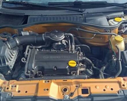 Жовтий Опель Корса, об'ємом двигуна 1.2 л та пробігом 207 тис. км за 3600 $, фото 4 на Automoto.ua