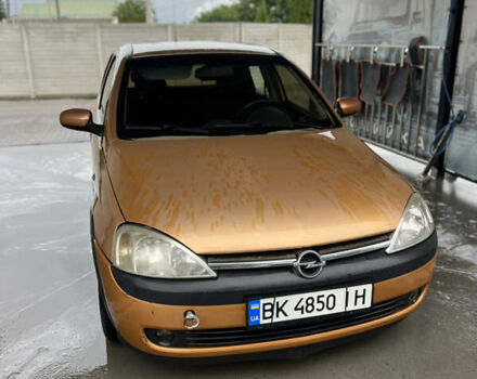 Желтый Опель Корса, объемом двигателя 1.2 л и пробегом 244 тыс. км за 3300 $, фото 1 на Automoto.ua