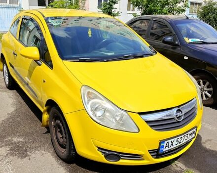 Желтый Опель Корса, объемом двигателя 1.2 л и пробегом 249 тыс. км за 3700 $, фото 2 на Automoto.ua