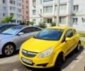 Желтый Опель Корса, объемом двигателя 1.2 л и пробегом 249 тыс. км за 3700 $, фото 1 на Automoto.ua