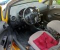 Желтый Опель Корса, объемом двигателя 1.2 л и пробегом 249 тыс. км за 3700 $, фото 6 на Automoto.ua