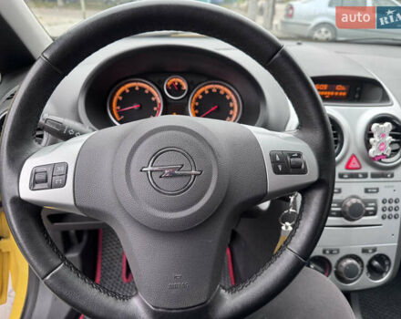 Желтый Опель Корса, объемом двигателя 1.4 л и пробегом 160 тыс. км за 4450 $, фото 9 на Automoto.ua
