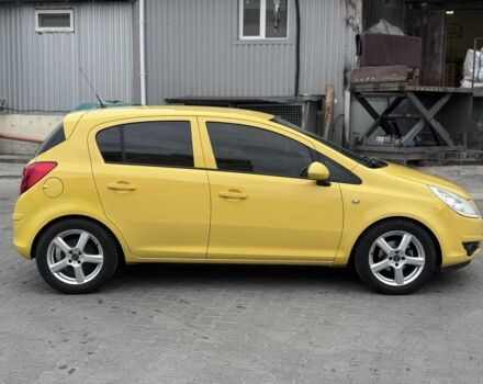 Желтый Опель Корса, объемом двигателя 1.4 л и пробегом 160 тыс. км за 4450 $, фото 3 на Automoto.ua
