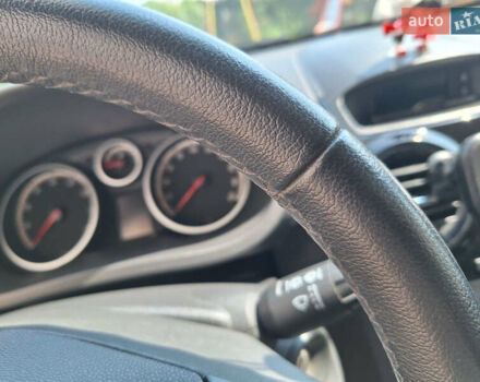 Желтый Опель Корса, объемом двигателя 1.4 л и пробегом 160 тыс. км за 5500 $, фото 9 на Automoto.ua