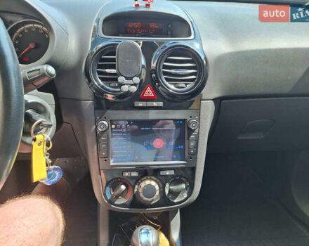 Желтый Опель Корса, объемом двигателя 1.4 л и пробегом 160 тыс. км за 5500 $, фото 11 на Automoto.ua