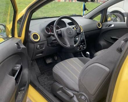 Жовтий Опель Корса, об'ємом двигуна 1.23 л та пробігом 128 тис. км за 6000 $, фото 5 на Automoto.ua
