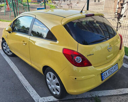Желтый Опель Корса, объемом двигателя 1.4 л и пробегом 160 тыс. км за 5500 $, фото 4 на Automoto.ua