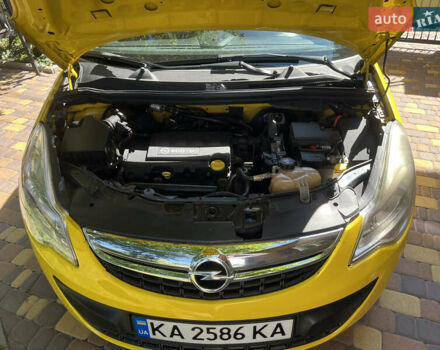 Жовтий Опель Корса, об'ємом двигуна 1.23 л та пробігом 152 тис. км за 5500 $, фото 4 на Automoto.ua