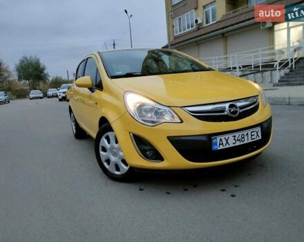 Желтый Опель Корса, объемом двигателя 1.23 л и пробегом 176 тыс. км за 5500 $, фото 8 на Automoto.ua