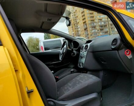Желтый Опель Корса, объемом двигателя 1.23 л и пробегом 176 тыс. км за 5750 $, фото 24 на Automoto.ua
