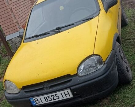 Желтый Опель Корса, объемом двигателя 1.2 л и пробегом 15 тыс. км за 800 $, фото 1 на Automoto.ua