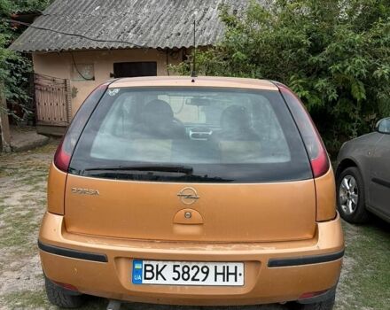 Желтый Опель Корса, объемом двигателя 1 л и пробегом 250 тыс. км за 1400 $, фото 1 на Automoto.ua