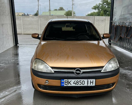 Желтый Опель Корса, объемом двигателя 1.2 л и пробегом 244 тыс. км за 3300 $, фото 1 на Automoto.ua