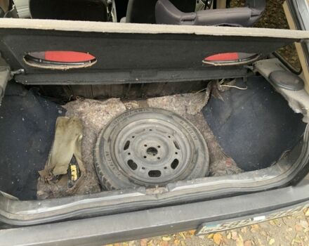 Серый Опель Корса, объемом двигателя 1.3 л и пробегом 333 тыс. км за 600 $, фото 15 на Automoto.ua