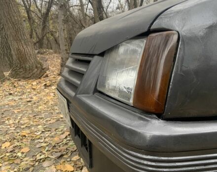 Серый Опель Корса, объемом двигателя 1.3 л и пробегом 333 тыс. км за 600 $, фото 7 на Automoto.ua