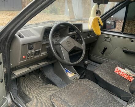 Серый Опель Корса, объемом двигателя 1.3 л и пробегом 333 тыс. км за 600 $, фото 9 на Automoto.ua