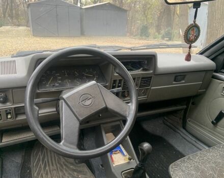 Серый Опель Корса, объемом двигателя 1.3 л и пробегом 333 тыс. км за 600 $, фото 10 на Automoto.ua