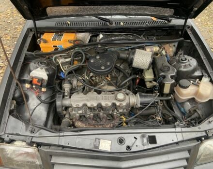 Серый Опель Корса, объемом двигателя 1.3 л и пробегом 333 тыс. км за 600 $, фото 19 на Automoto.ua