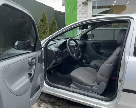 Серый Опель Корса, объемом двигателя 1.2 л и пробегом 154 тыс. км за 3250 $, фото 12 на Automoto.ua