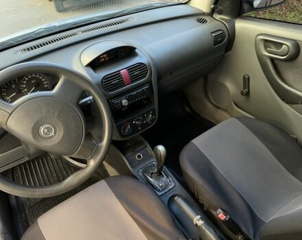 Серый Опель Корса, объемом двигателя 1.2 л и пробегом 200 тыс. км за 2350 $, фото 7 на Automoto.ua