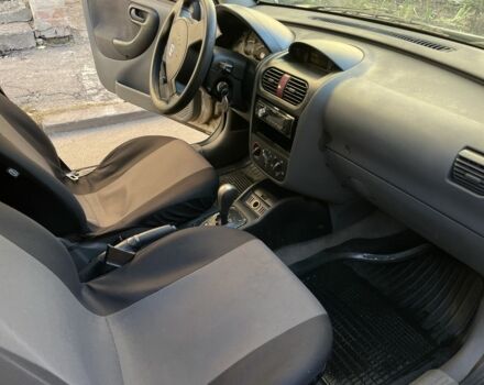 Серый Опель Корса, объемом двигателя 1.2 л и пробегом 200 тыс. км за 2350 $, фото 8 на Automoto.ua