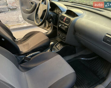 Серый Опель Корса, объемом двигателя 1.2 л и пробегом 220 тыс. км за 2350 $, фото 8 на Automoto.ua