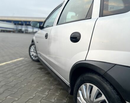 Серый Опель Корса, объемом двигателя 1.2 л и пробегом 195 тыс. км за 3200 $, фото 5 на Automoto.ua