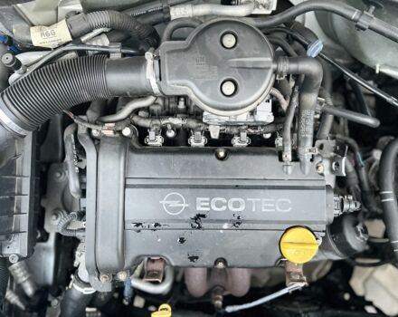 Серый Опель Корса, объемом двигателя 1.2 л и пробегом 195 тыс. км за 3200 $, фото 12 на Automoto.ua