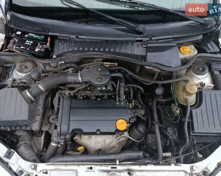 Сірий Опель Корса, об'ємом двигуна 1.2 л та пробігом 220 тис. км за 3300 $, фото 3 на Automoto.ua