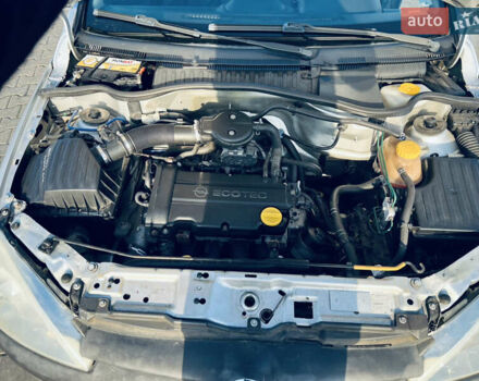 Серый Опель Корса, объемом двигателя 1.2 л и пробегом 194 тыс. км за 3600 $, фото 7 на Automoto.ua