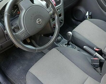 Серый Опель Корса, объемом двигателя 1.2 л и пробегом 245 тыс. км за 3500 $, фото 3 на Automoto.ua