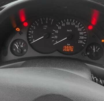 Серый Опель Корса, объемом двигателя 1.2 л и пробегом 202 тыс. км за 3700 $, фото 2 на Automoto.ua