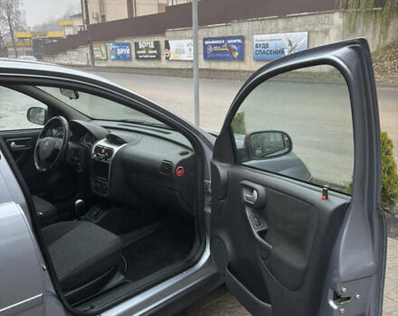 Серый Опель Корса, объемом двигателя 1 л и пробегом 137 тыс. км за 3600 $, фото 5 на Automoto.ua