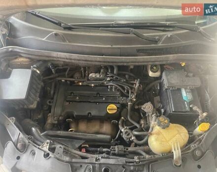 Сірий Опель Корса, об'ємом двигуна 1.23 л та пробігом 238 тис. км за 4900 $, фото 6 на Automoto.ua