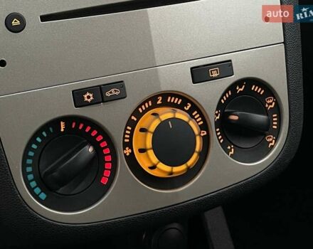 Серый Опель Корса, объемом двигателя 1.23 л и пробегом 39 тыс. км за 6500 $, фото 27 на Automoto.ua