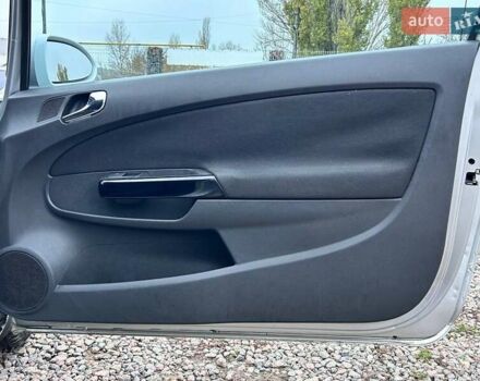 Серый Опель Корса, объемом двигателя 1.23 л и пробегом 375 тыс. км за 3200 $, фото 20 на Automoto.ua