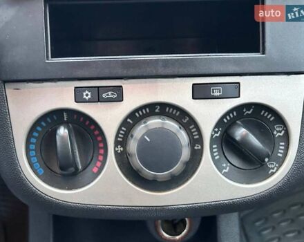 Серый Опель Корса, объемом двигателя 1.23 л и пробегом 375 тыс. км за 3200 $, фото 18 на Automoto.ua