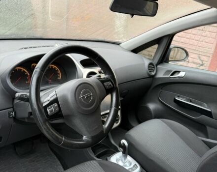 Серый Опель Корса, объемом двигателя 1.2 л и пробегом 220 тыс. км за 3999 $, фото 7 на Automoto.ua